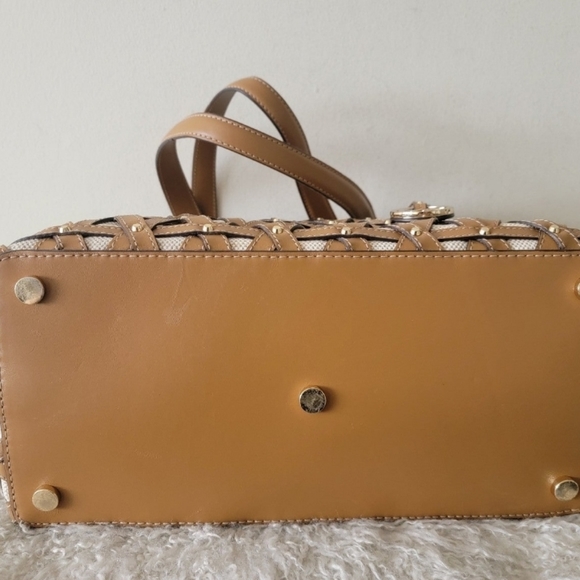 Like new Rare Michael Kors shoulder bag basket shape bag - Picture 8 of 10